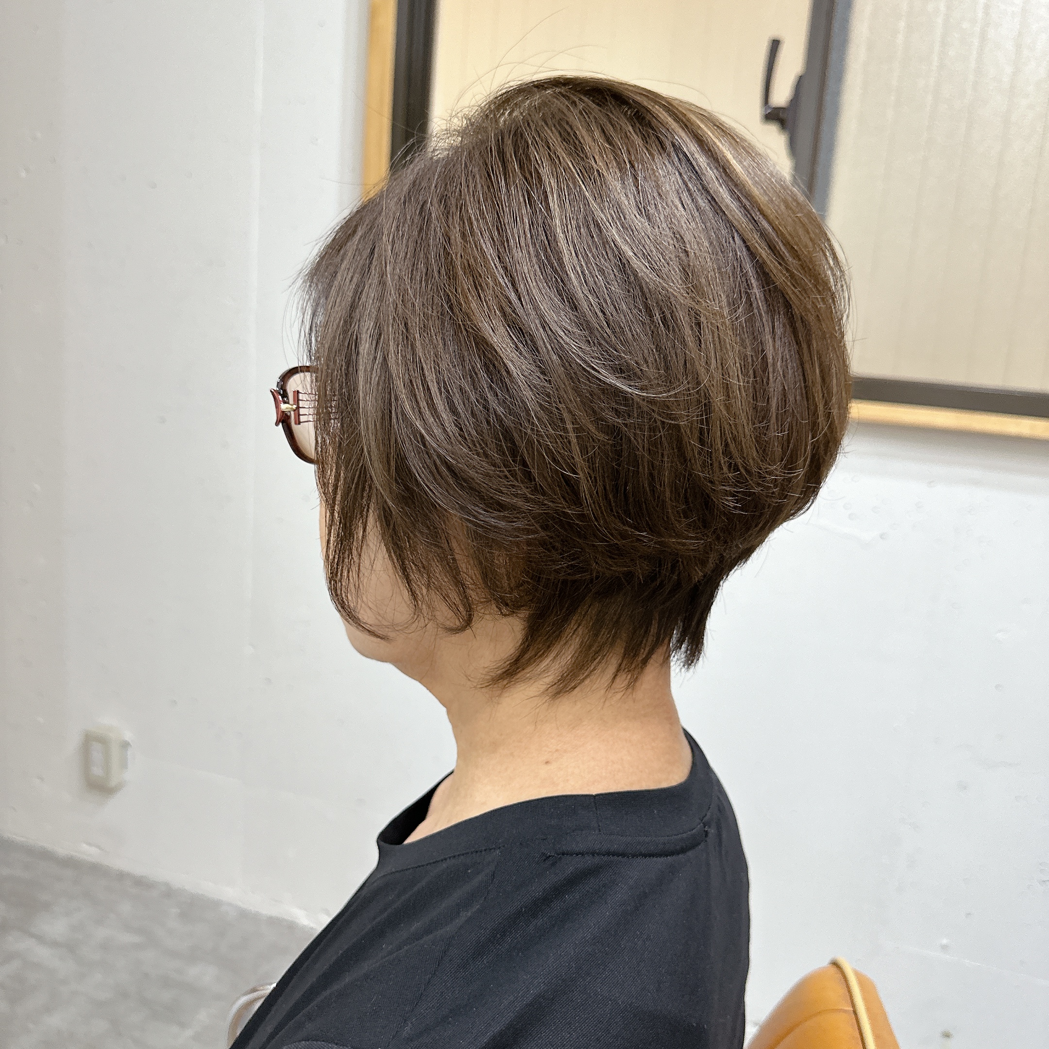 「まとまらない髪、ボリュームのお悩みも！毎日のお手入れが楽になるカットへ」